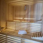 Monia * 兹沃尔尼克